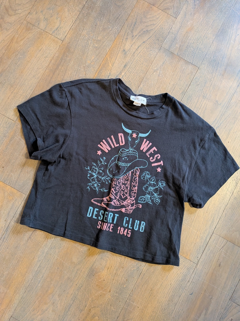 ✨5 For $25 Outlaw Wild West Desert Club Graphic Crop Tee - Black